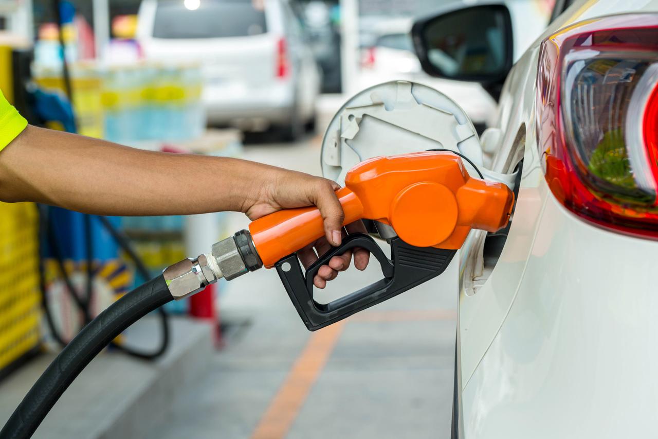 Gasolina mais cara? Saiba quanto o preço precisaria aumentar para equilibrar a defasagem